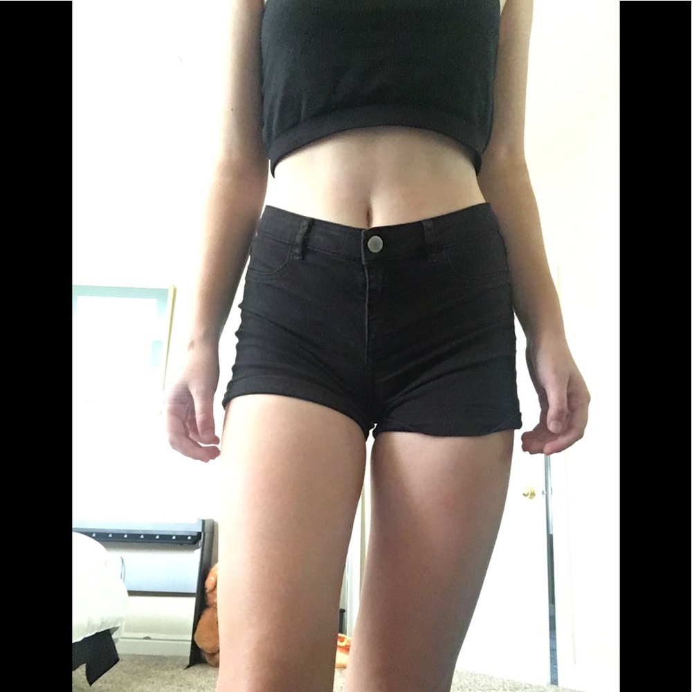 DIVIDED black shorts